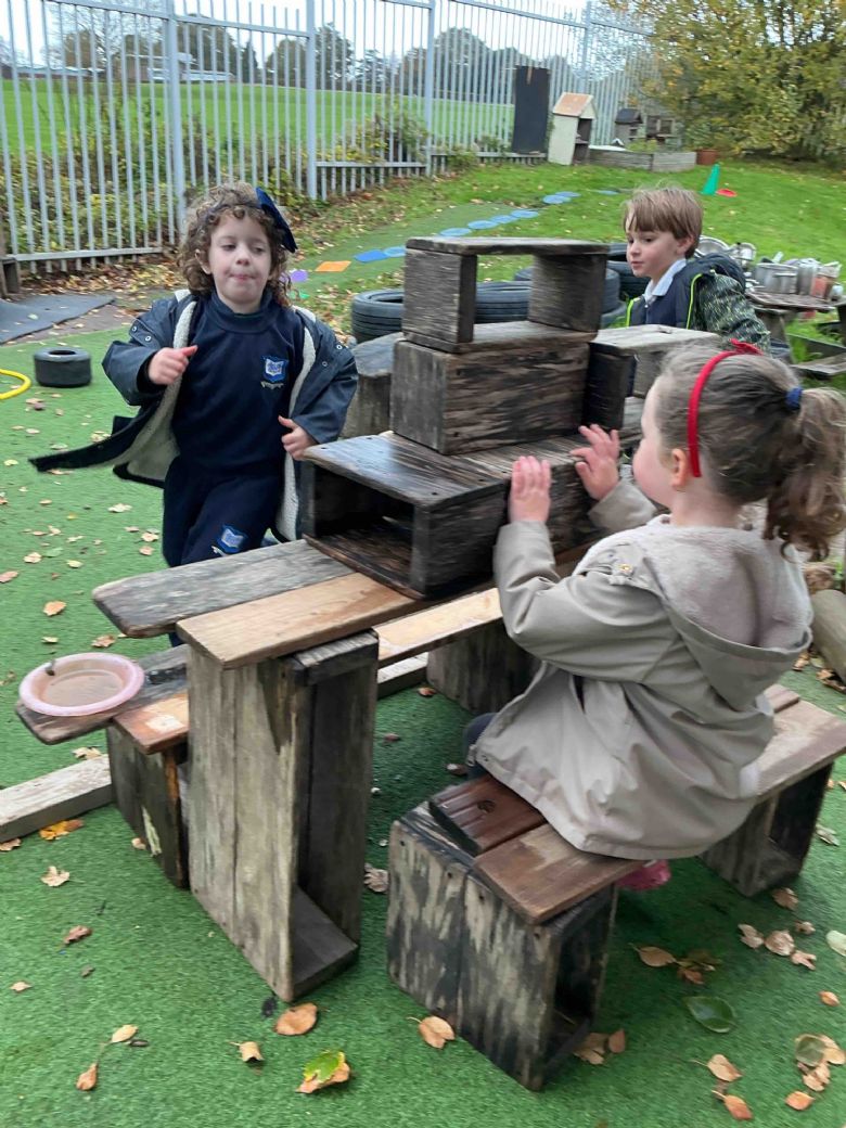 What's for lunch at the cafe?